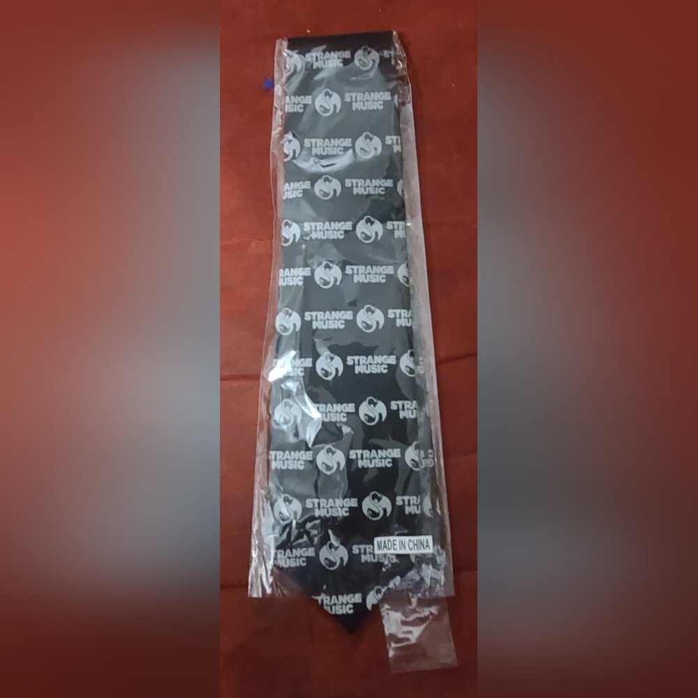 Strange Music tie